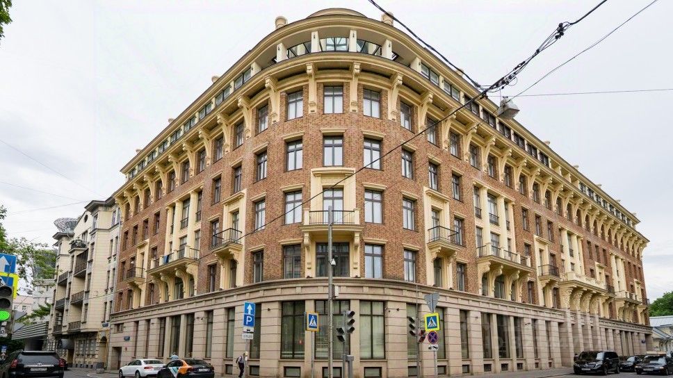 Продажа 5-комн квартиры на вторичном рынке Большой Левшинский переулок, 11
