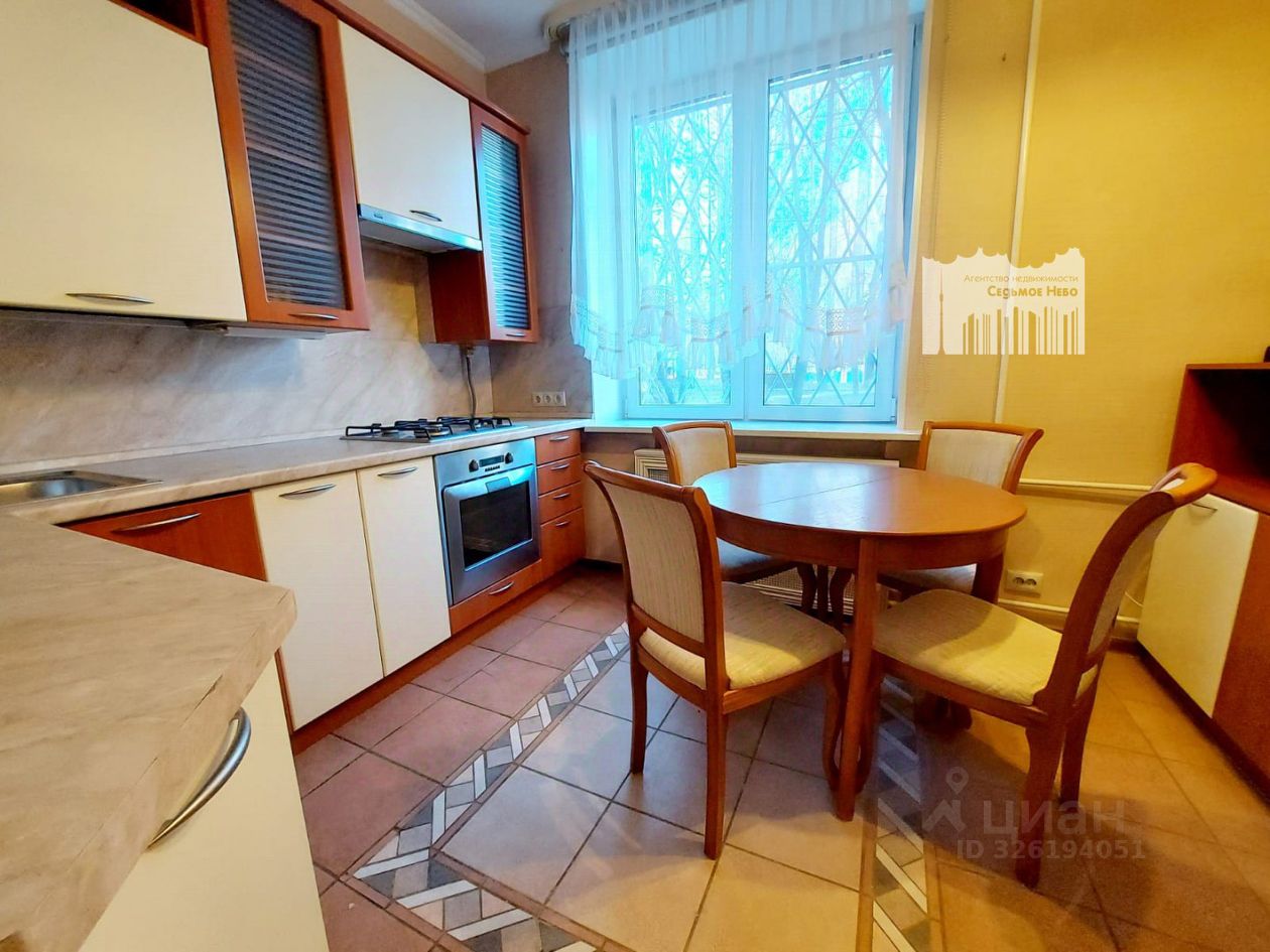 Продажа 2-комн квартиры на вторичном рынке улица Академика Комарова, 18