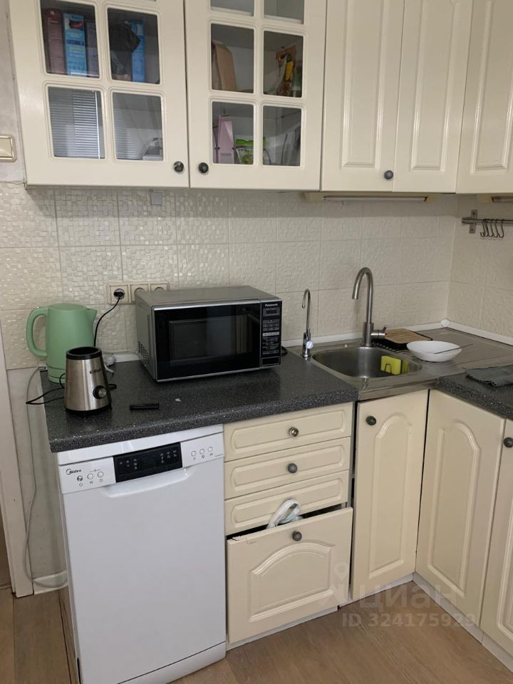 Аренда 2-комн квартиры на вторичном рынке Малый Патриарший переулок, 3