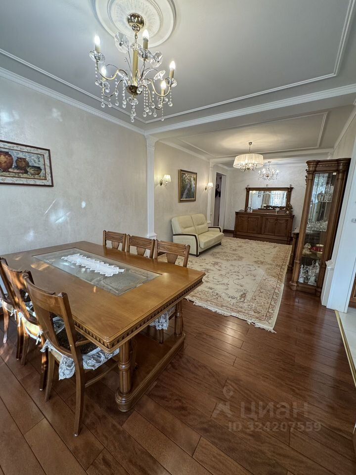 Продажа 6-комн квартиры на вторичном рынке Старокачаловская улица, 10