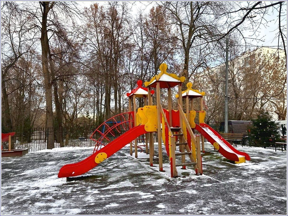 Продажа студии Красноказарменная улица,  д. 3