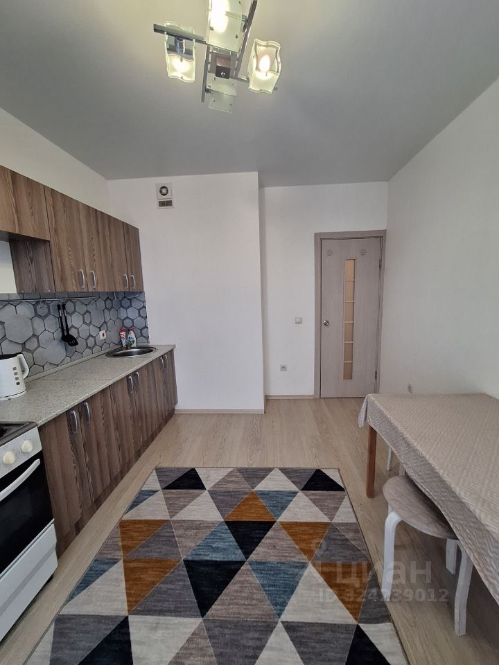 Аренда 1-комн квартиры на вторичном рынке улица 3-я Нововатутинская,  д. 8