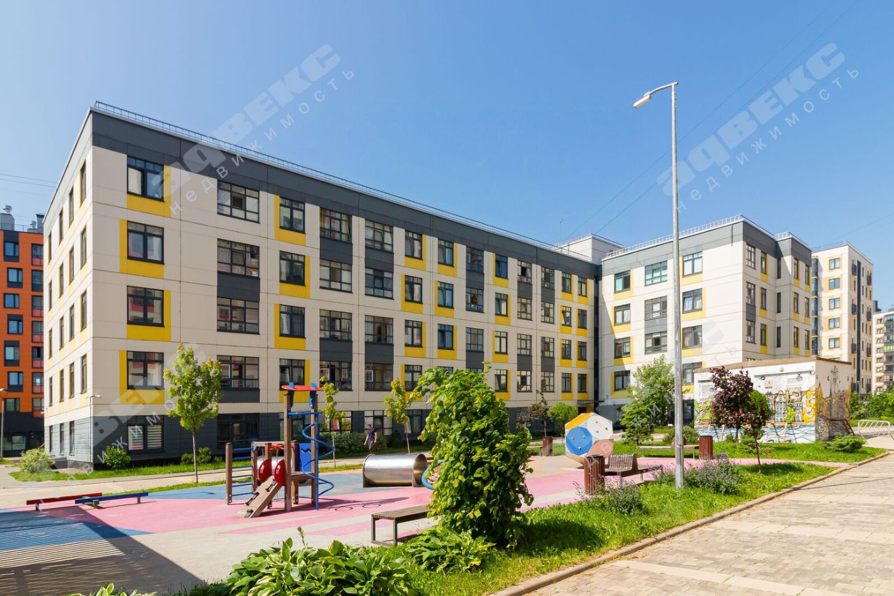 Продажа 2-комн квартиры на вторичном рынке пос. Янино-1, улица Голландская, 5к2