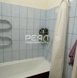 Продажа 1-комн квартиры на вторичном рынке Гатчина г, Красных Военлетов ул,  д. 9,  к. 1