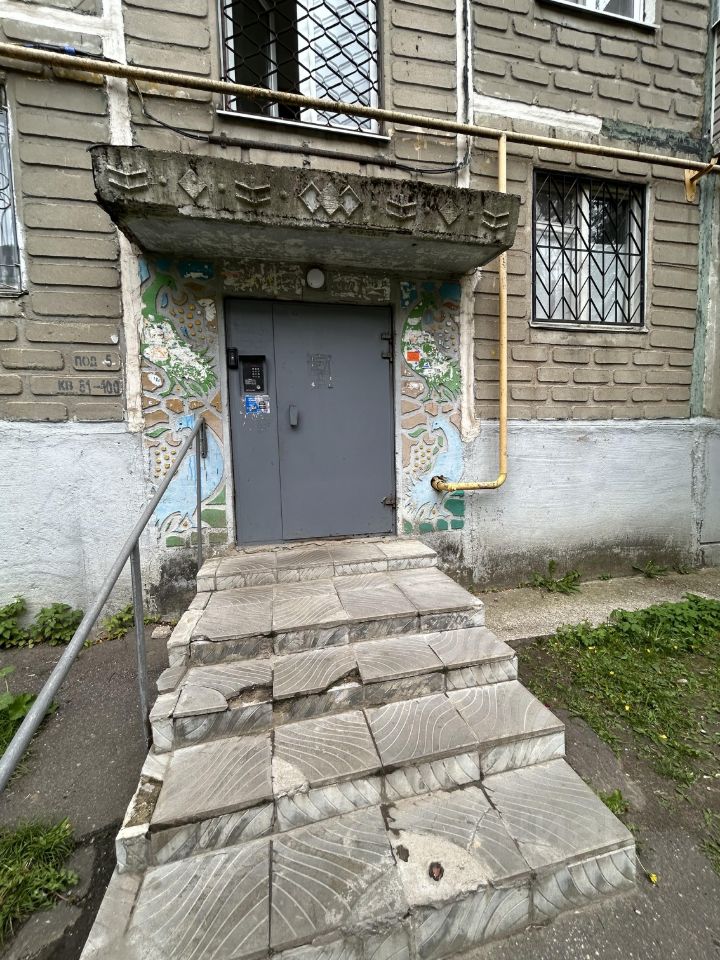 Продажа 2-комн квартиры на вторичном рынке Серпухов, Осенняя улица, 17