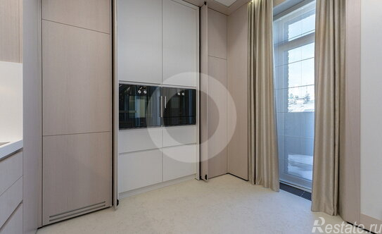 Продажа 3-комн квартиры на вторичном рынке Пожарский пер,  д. 3