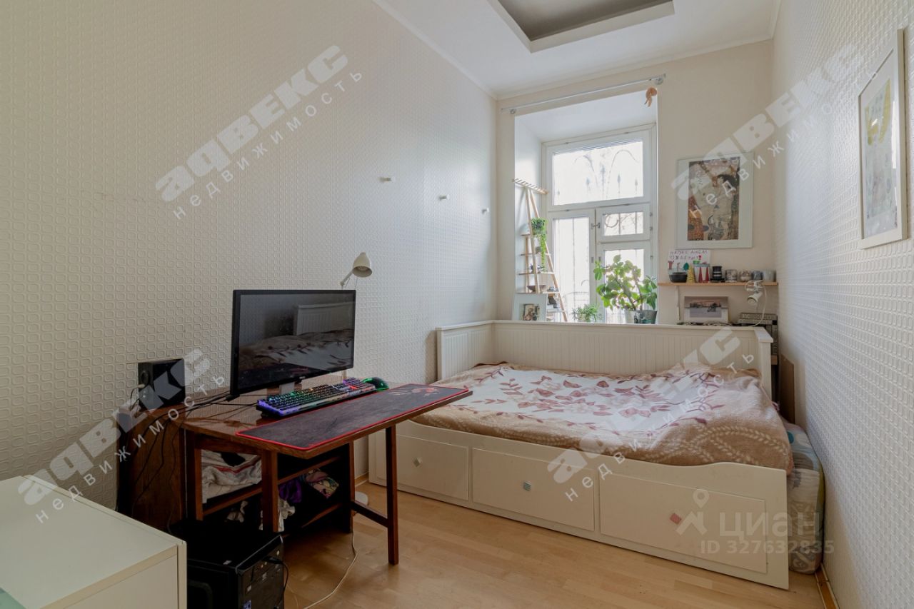 Продажа 4-комн квартиры на вторичном рынке Зверинская улица, 42