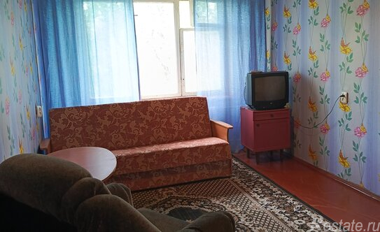 Продажа 2-комн квартиры на вторичном рынке Кириши г, Нефтехимиков ул,  д. 10