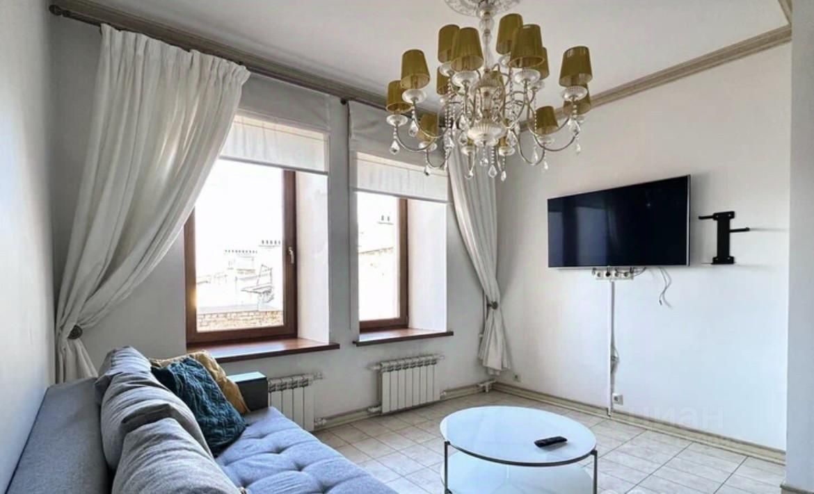 Аренда 4-комн квартиры на вторичном рынке Угловой переулок, 3