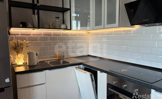 Продажа 1-комн квартиры на вторичном рынке улица Адмирала Черокова,  д. 20 литА