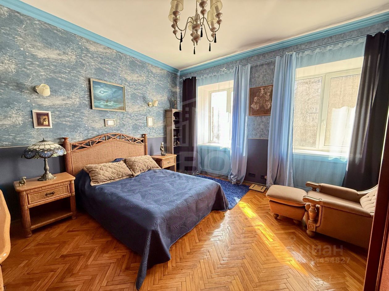 Аренда 3-комн квартиры на вторичном рынке Гатчина, Красноармейский проспект, 15