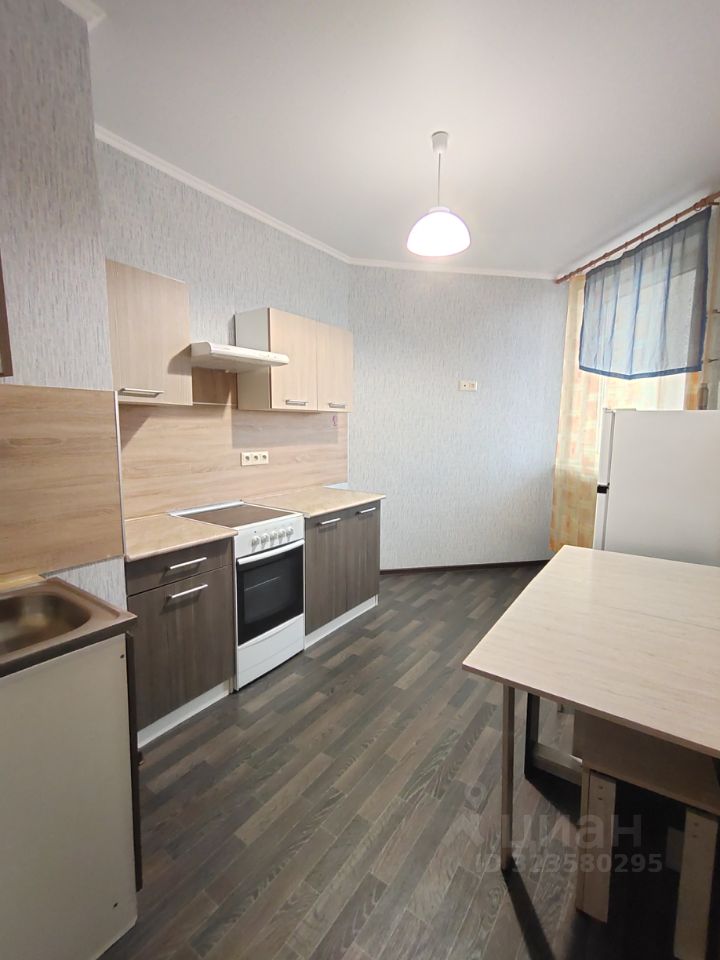 Аренда 2-комн квартиры на вторичном рынке Нахабино пгт, улица Красноармейская, 49А