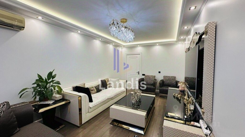 Продажа 3-комн квартиры на вторичном рынке Новороссийская улица, 27