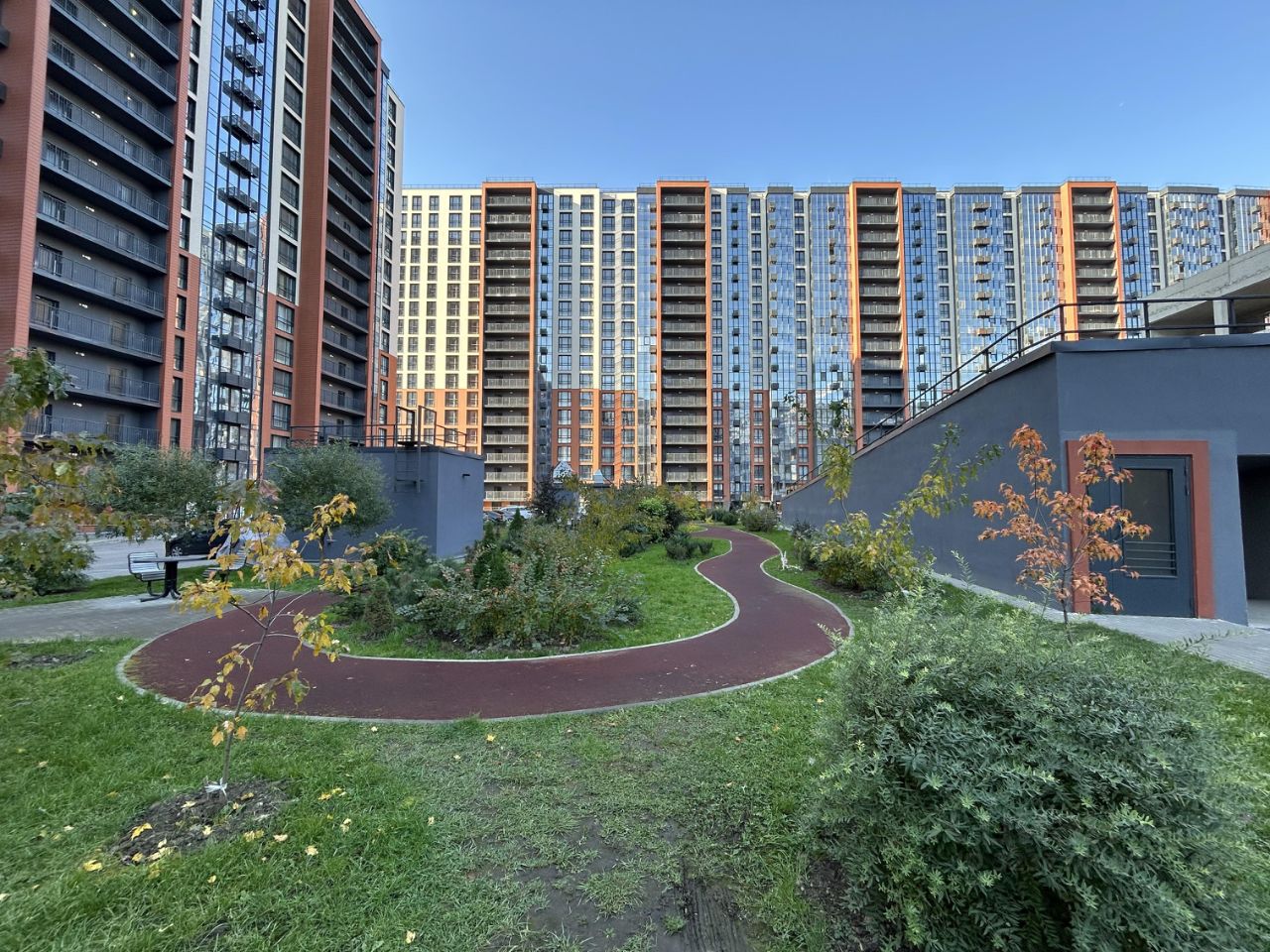 Продажа 2-комн квартиры на вторичном рынке бульвар Головнина, 3к1