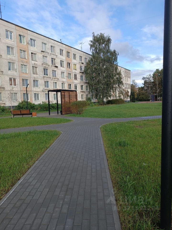 Продажа 3-комн квартиры на вторичном рынке 2-й мкр, Имени Свердлова пгт, 50