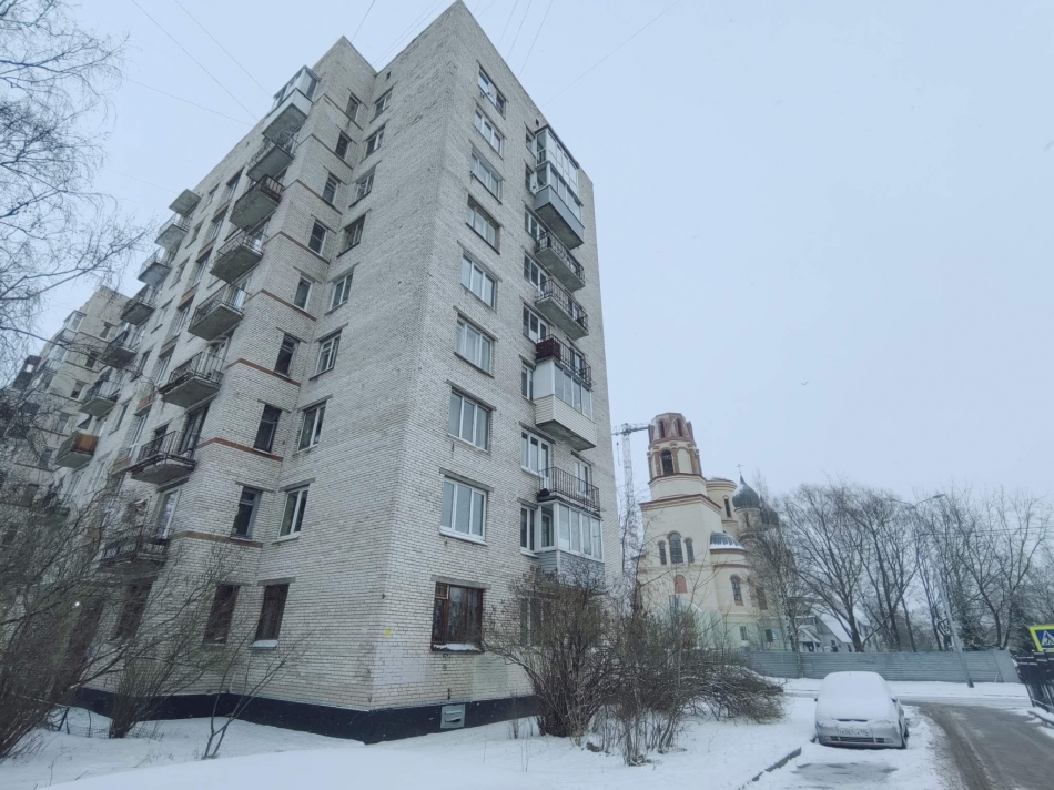 Продажа 2-комн квартиры на вторичном рынке Бурцева улица,  д. 19