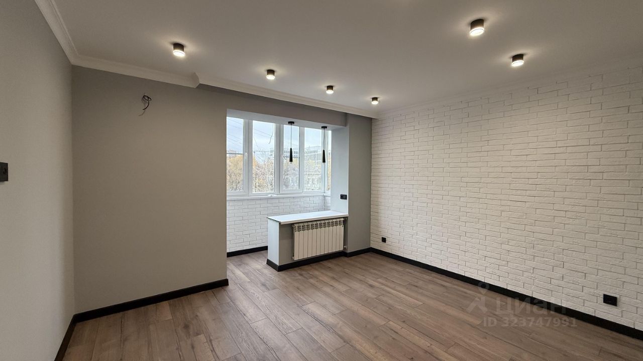 Продажа 2-комн квартиры на вторичном рынке улица Юных Ленинцев, 92