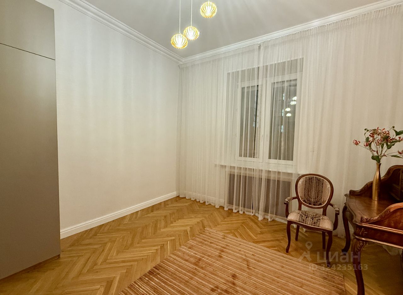 Аренда 4-комн квартиры на вторичном рынке Малый Левшинский переулок, 14/9С1