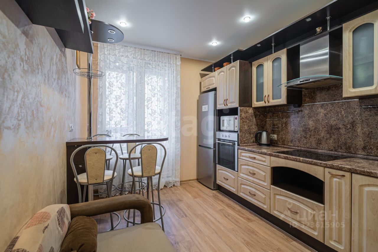 Продажа 2-комн квартиры на вторичном рынке проспект Просвещения, 99