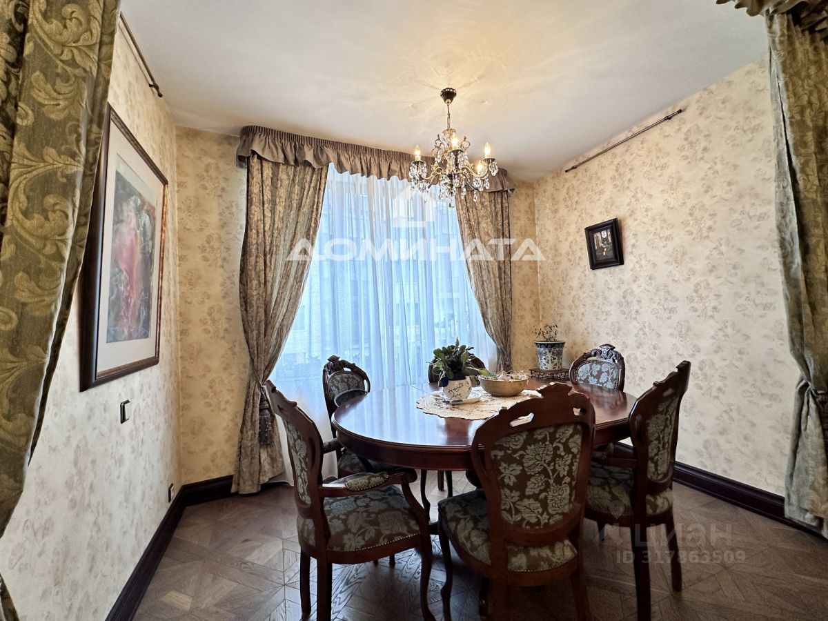 Продажа 4-комн квартиры на вторичном рынке Новочеркасский проспект, 33к3