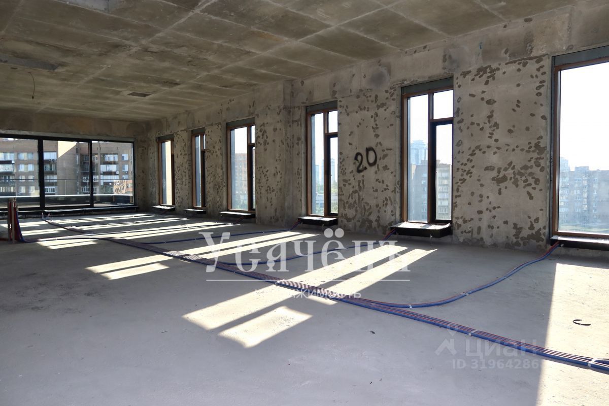 Продажа 4-комн квартиры на вторичном рынке Мосфильмовская улица, 1к7