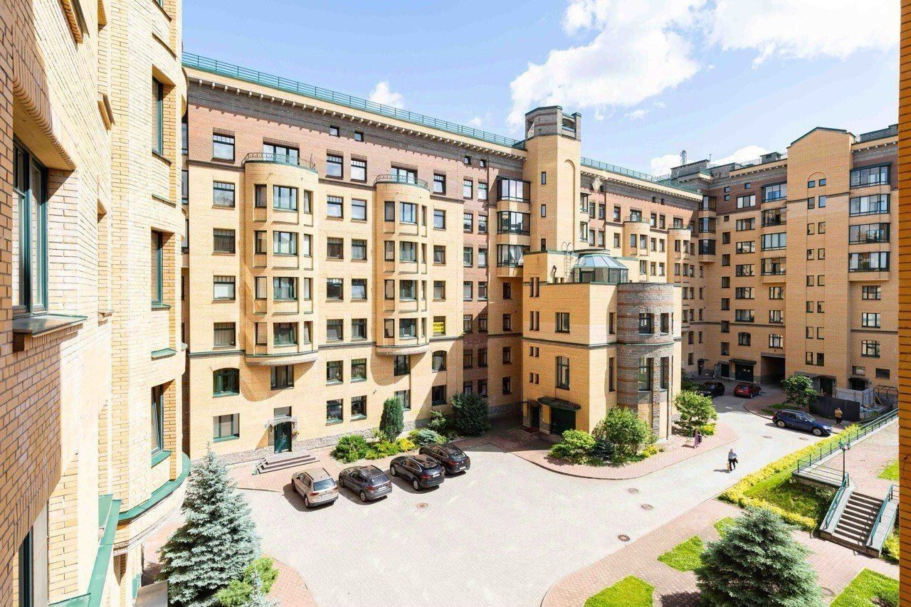 Продажа 3-комн квартиры на вторичном рынке улица Нахимова, 15