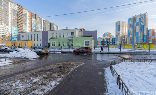 Продажа 2-комн квартиры на вторичном рынке Комендантский пр-кт,  д. 66 к3