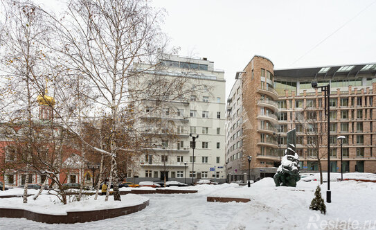 Продажа 4-комн квартиры на вторичном рынке Брюсов переулок,  д. 17