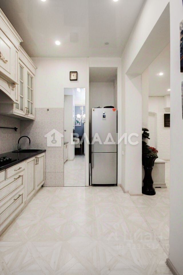 Продажа 3-комн квартиры на вторичном рынке Кирочная улица, 47