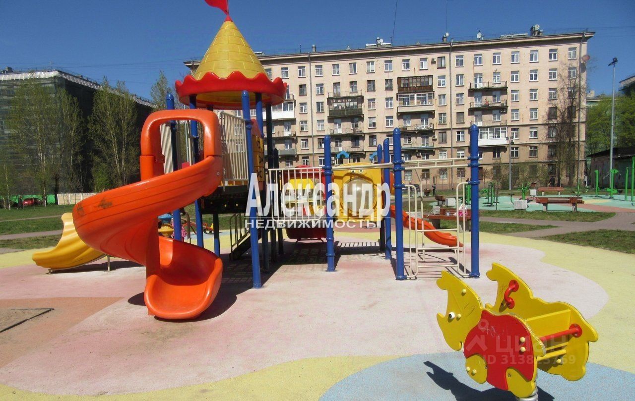 Продажа 3-комн квартиры на вторичном рынке проспект Юрия Гагарина, 21