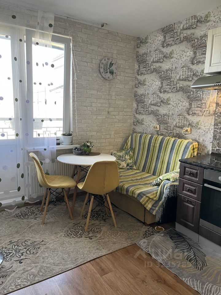 Продажа 3-комн квартиры на вторичном рынке пос. Шушары, Славянка тер., улица Полоцкая, 11к2