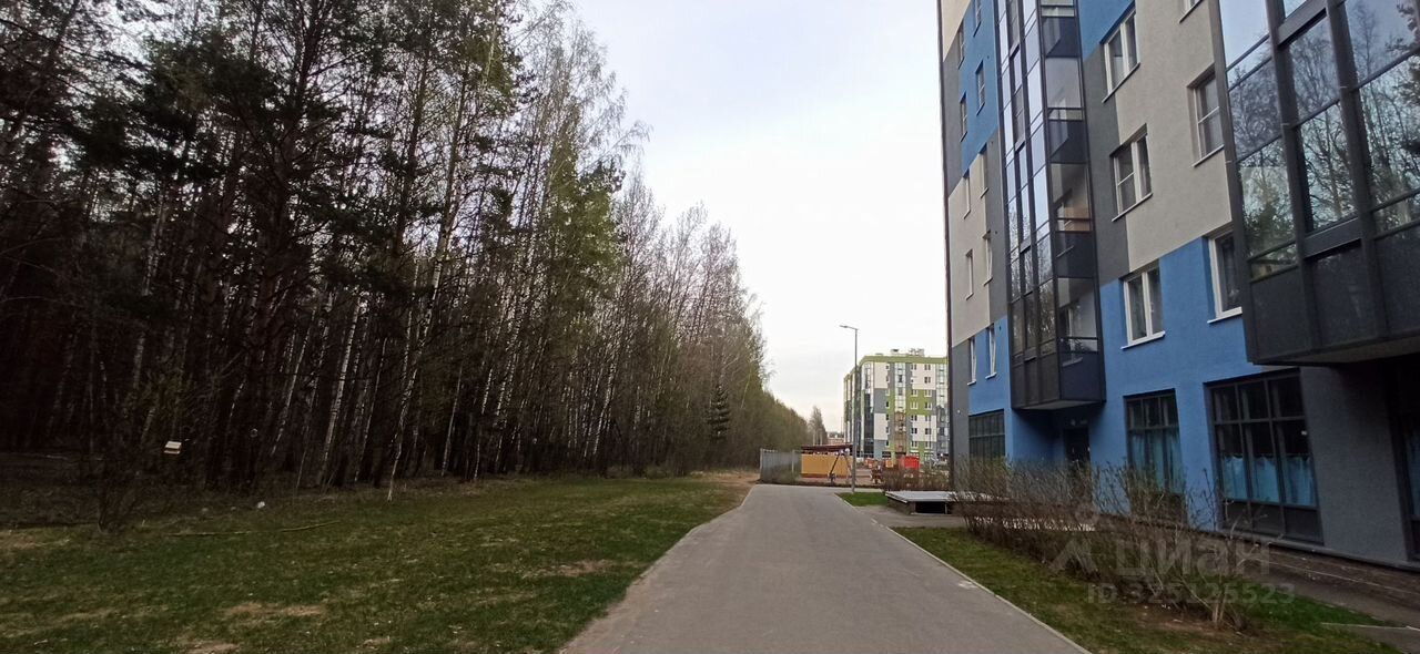 Продажа 2-комн квартиры на вторичном рынке пос. Янино-1, улица Ясная, 4к2