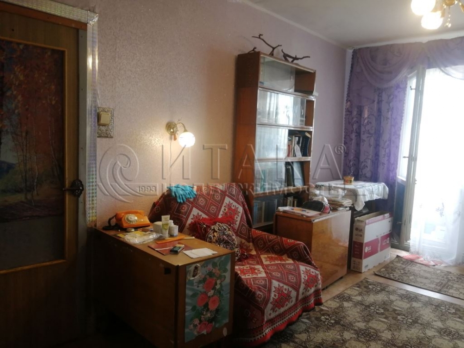 Продажа 1-комн квартиры на вторичном рынке Индустриальный,  д. 17,  к. 3