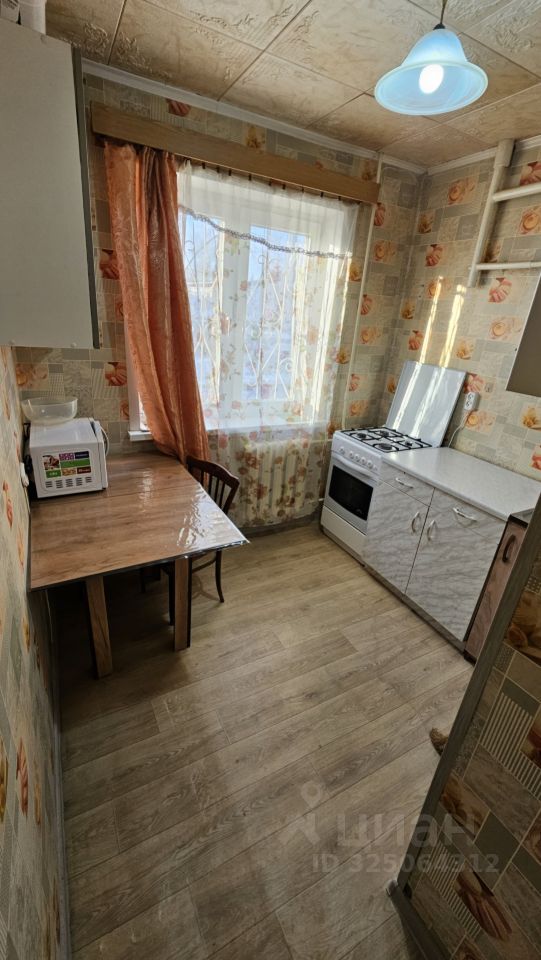 Продажа 2-комн квартиры на вторичном рынке 1-й мкр,  д. 13