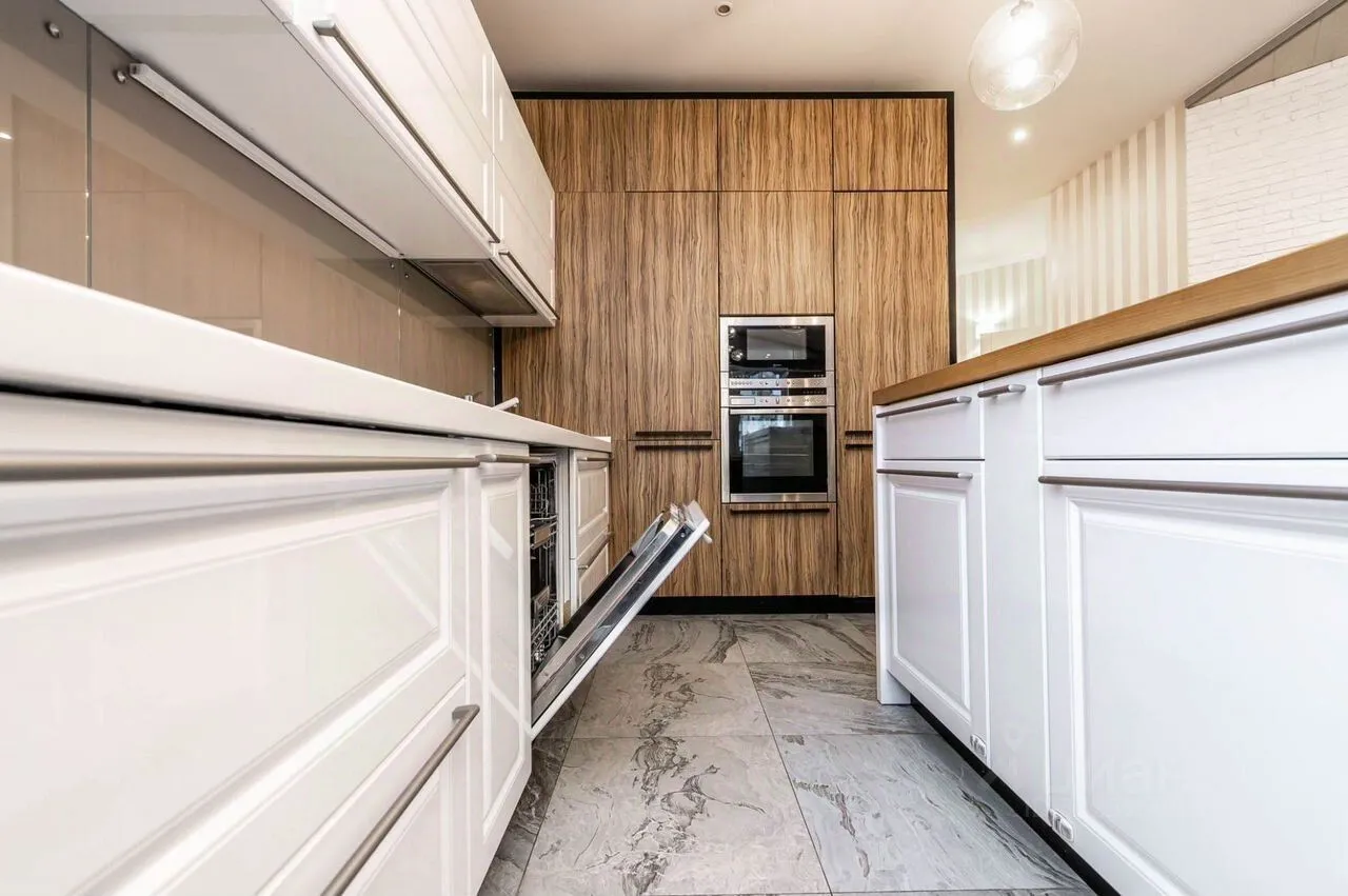 Продажа 3-комн квартиры на вторичном рынке улица Островитянова, 4