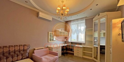 3-комн квартира улица Столетова,  д. 11