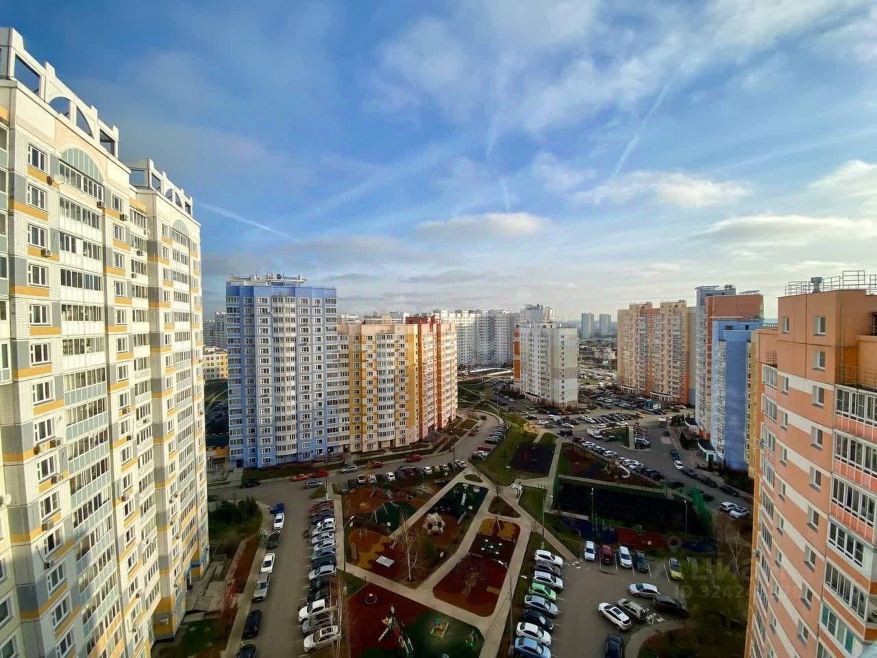 Продажа 2-комн квартиры на вторичном рынке улица Александры Монаховой, 95к1