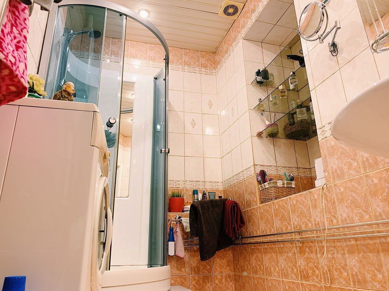 Продажа 4-комн квартиры на вторичном рынке Малоохтинский проспект, 86