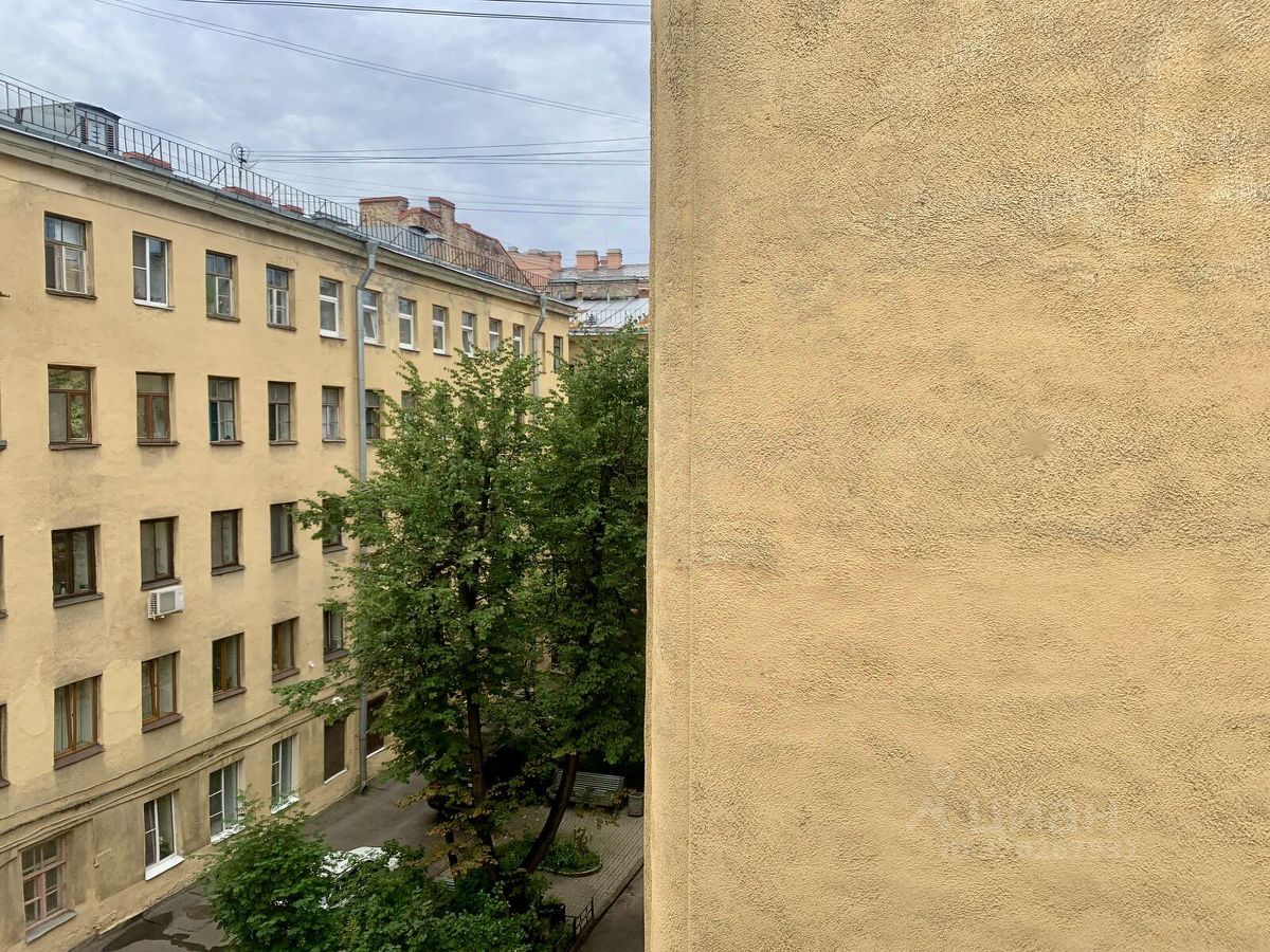 Продажа 3-комн квартиры на вторичном рынке улица Декабристов, 30