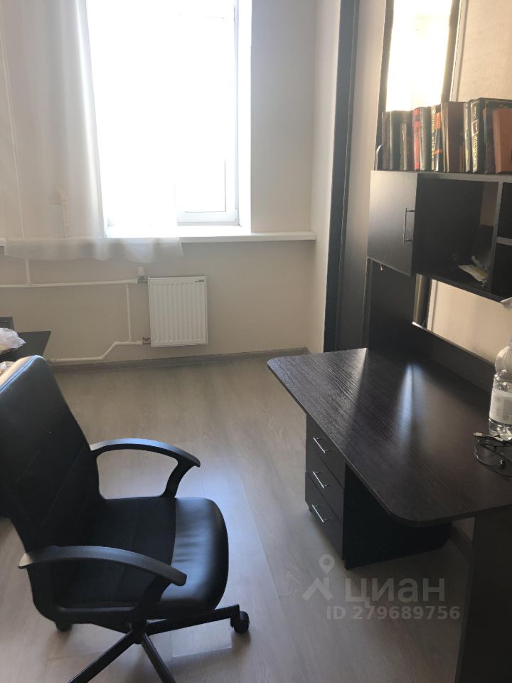 Продажа 5-комн квартиры на вторичном рынке Кирочная улица, 11