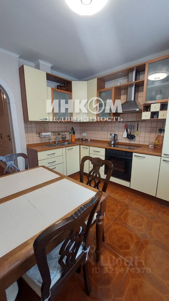 Продажа 3-комн квартиры на вторичном рынке Ясный проезд, 25