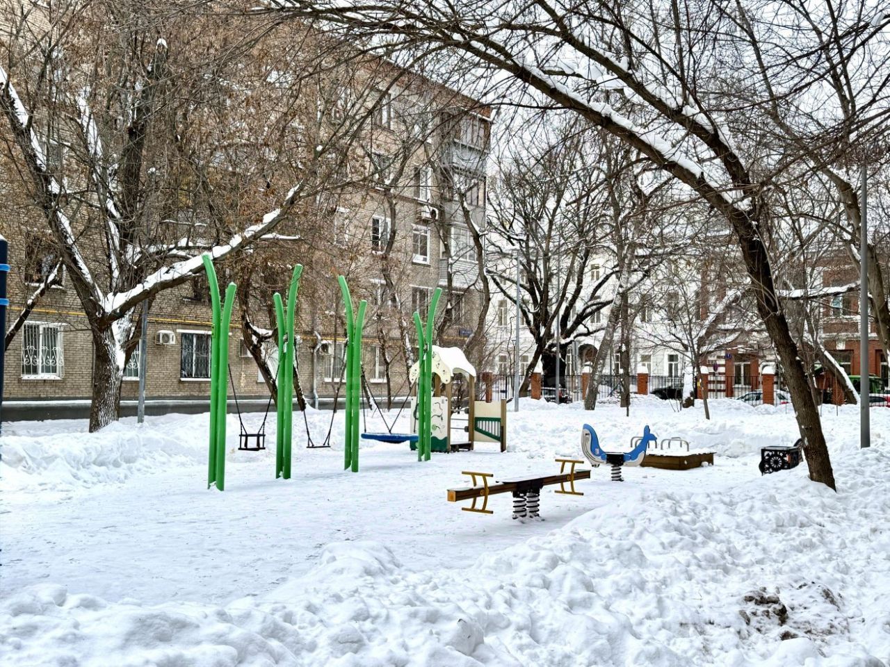 Продажа 3-комн квартиры на вторичном рынке Хомутовский тупик, 4к2