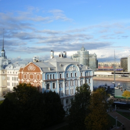 Аренда 5-комн квартиры на вторичном рынке Петровская наб,  д. 1