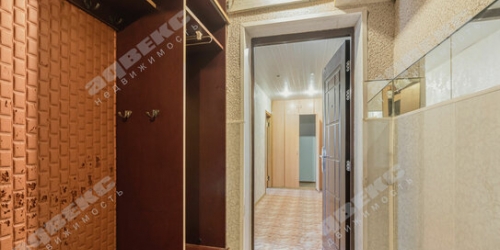 3-комн квартира улица Шаврова,  д. 9
