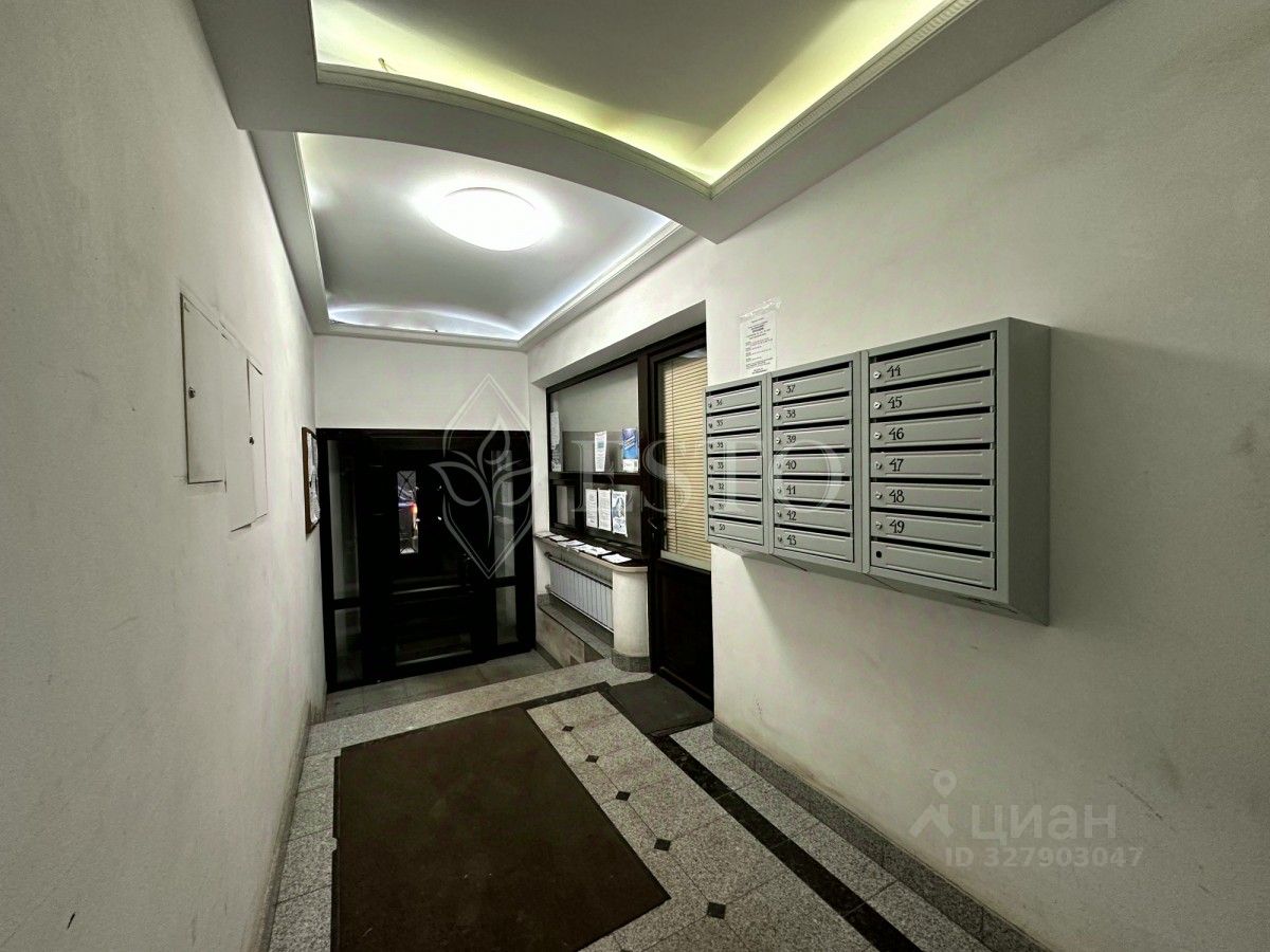 Продажа 2-комн квартиры на вторичном рынке Старо-Петергофский проспект, 28