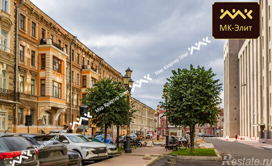 Продажа 4-комн квартиры на вторичном рынке Захарьевская улица,  д. 3