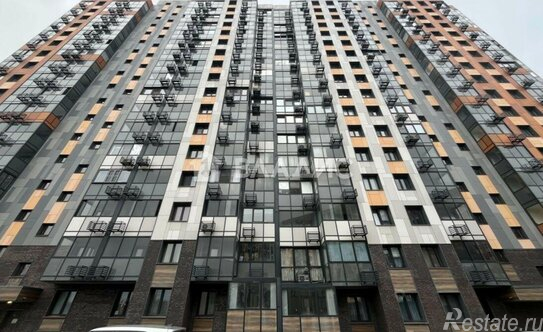 Продажа 2-комн квартиры на вторичном рынке ул Чароитовая,  д. 1,  к. 4