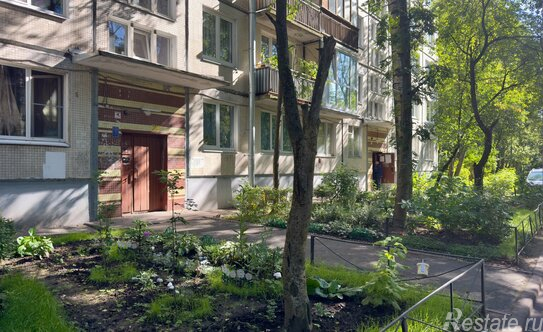 Продажа 2-комн квартиры на вторичном рынке Науки пр-кт,  д. 59