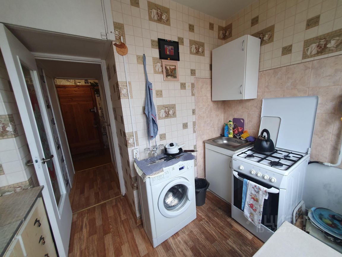 Продажа 2-комн квартиры на вторичном рынке проспект Королева, 15/30