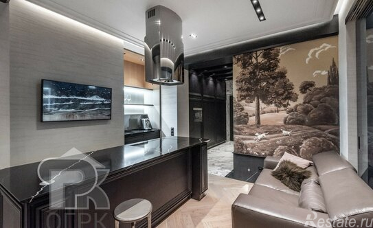 Продажа 4-комн квартиры на вторичном рынке проезд Аэропорта,  д. 11